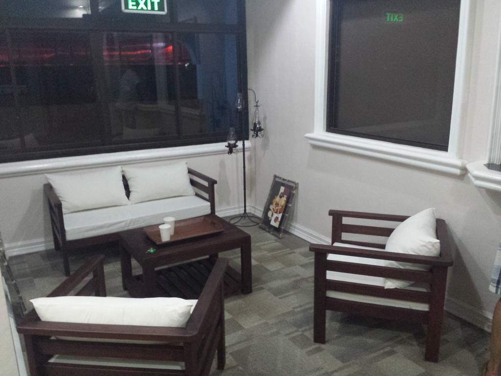 Hotel Saleh Angeles Exterior photo