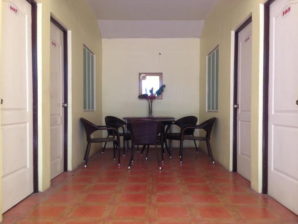 Hotel Saleh Angeles Exterior photo